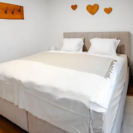 Apartma Na Hribu * Mojstrana