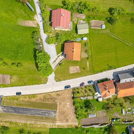 Apartma Na Hribu شقة *