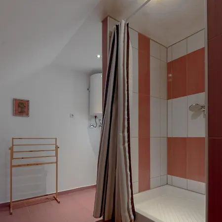 Apartmaji Na Hribu *